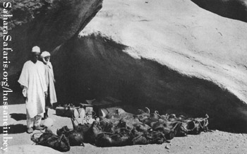 Oeunat: Photo by Ahmed Bey Hassanein on 1923